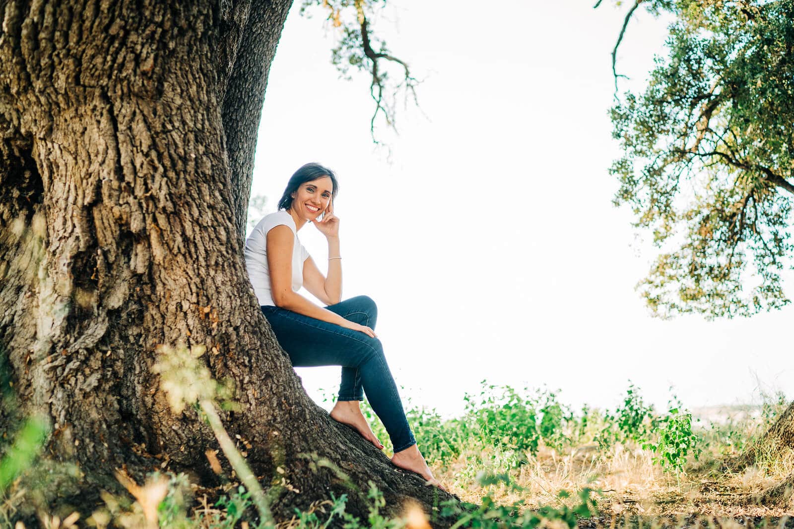 Shaila Romero pose árbol